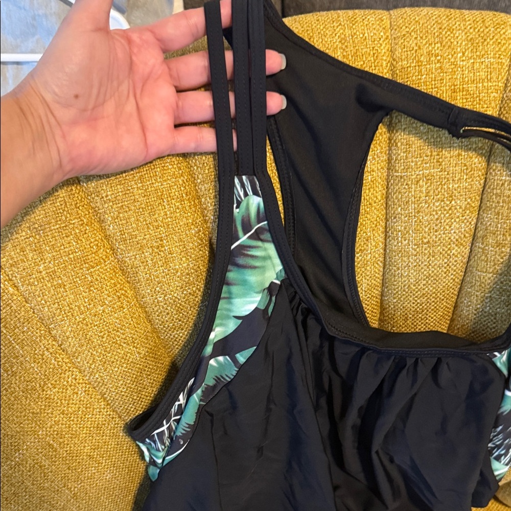 Tropical Leaf Print Women’s Tankini - Picture 4 of 7